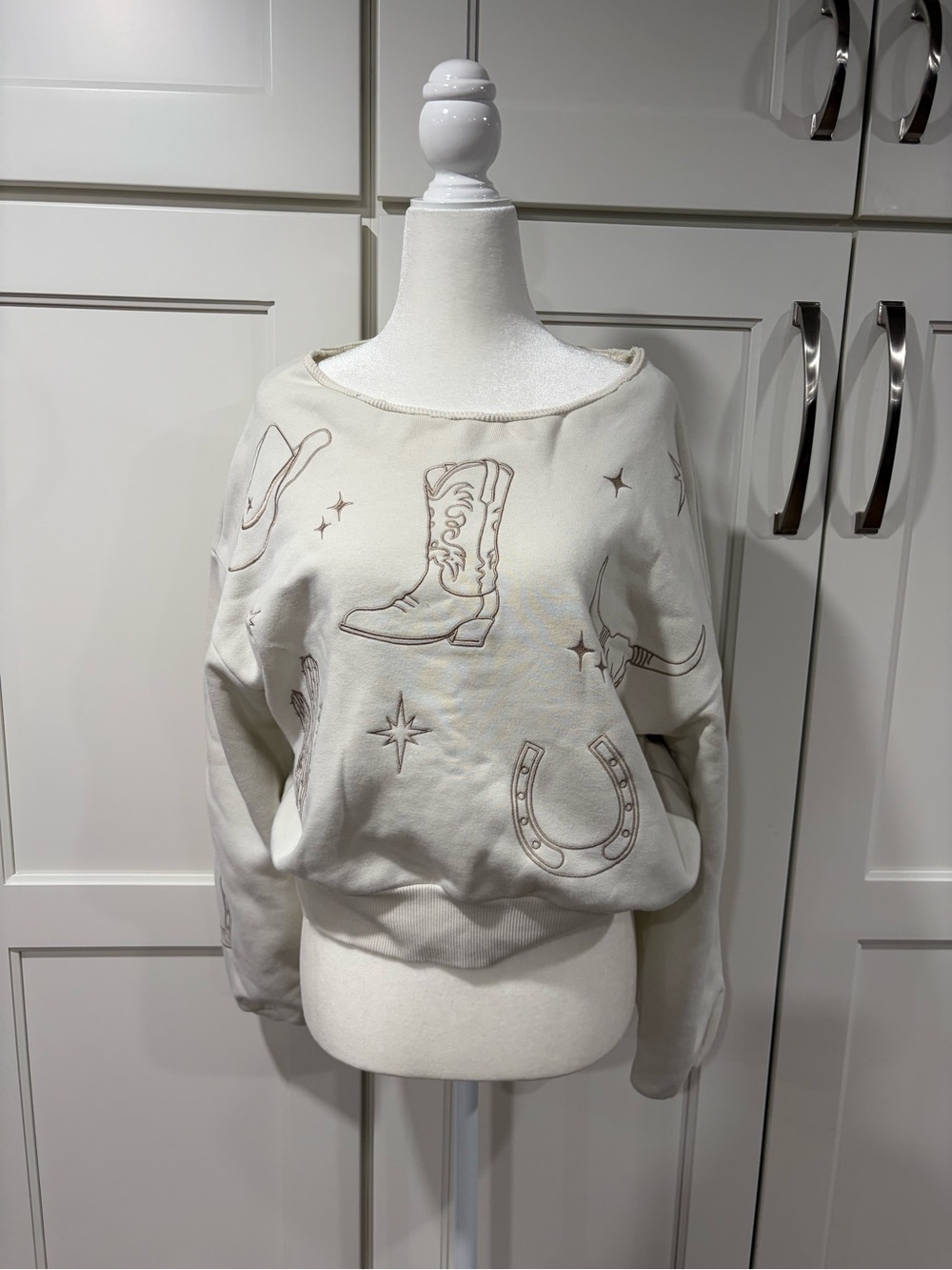 Cotton Essentials Women's Western Graphic Pullover Sweater - Cream